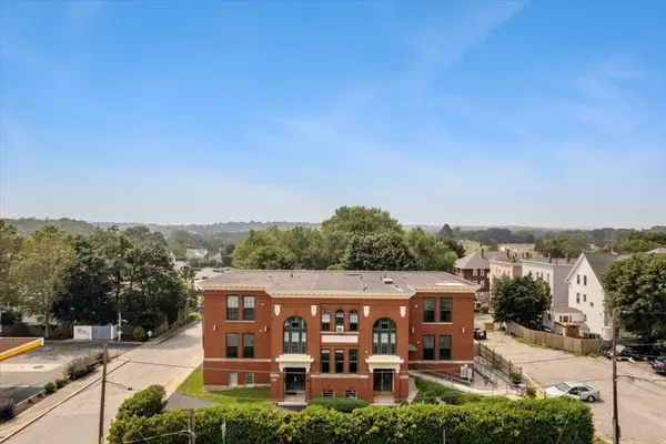 1044 Social #F, Woonsocket, RI 02895