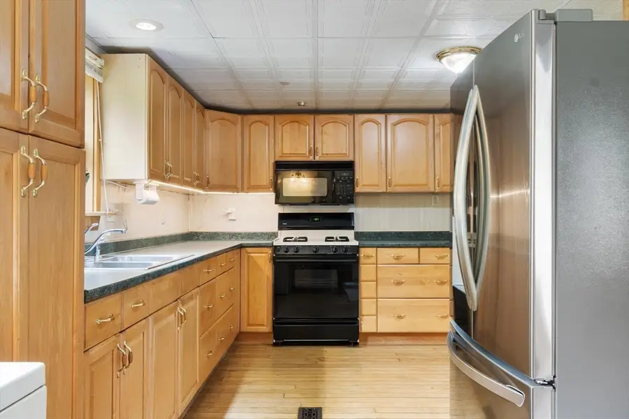 8 Benjamin Rd, Shirley, MA 01464 - #3