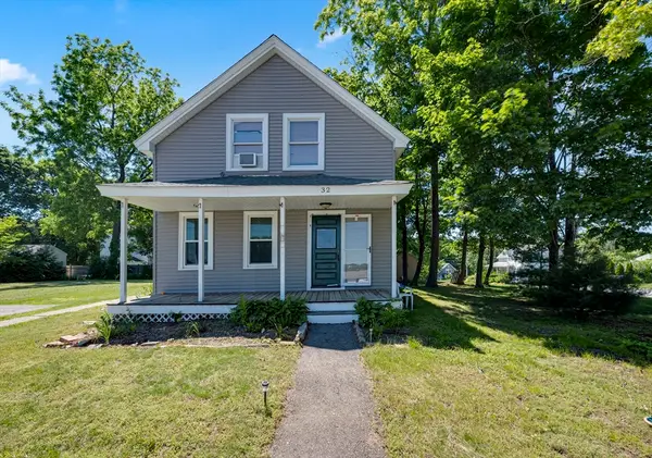 32 Middlesex Ave, Worcester, MA 01604