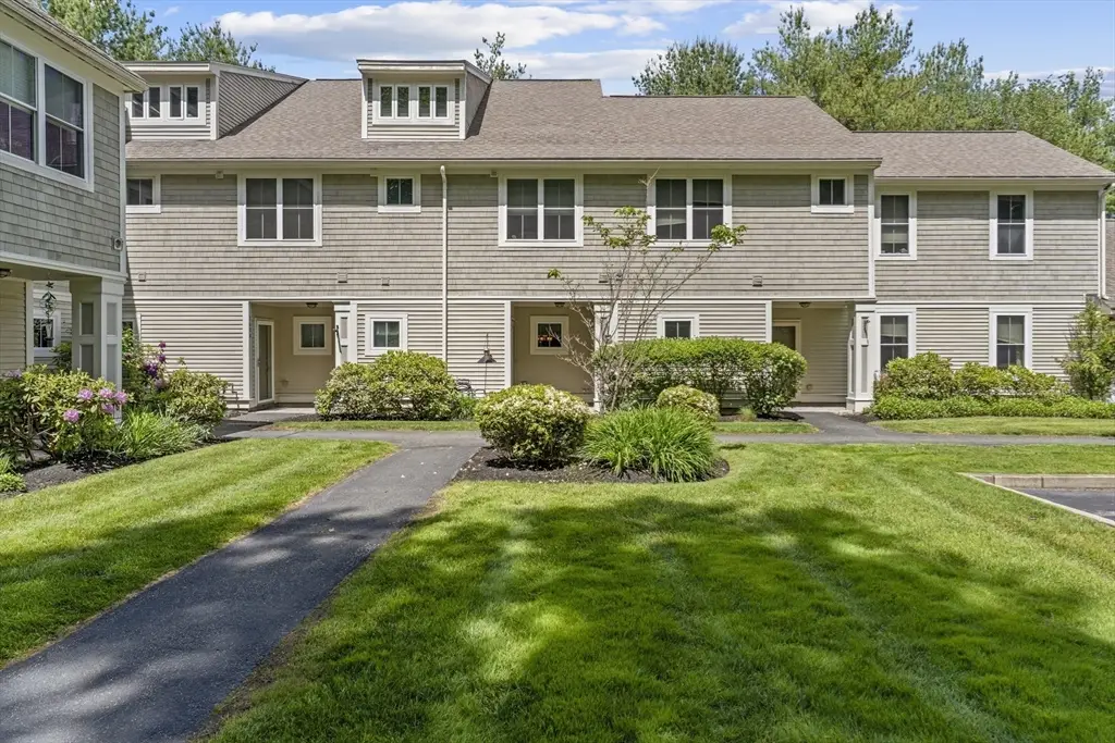 1605 Catalpa Dr #1605, North Andover, MA 01845 - #1