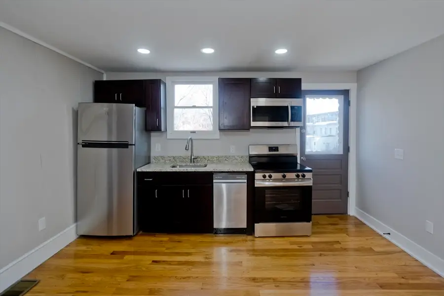 13 Hampden St, Westfield, MA 01085 - #2