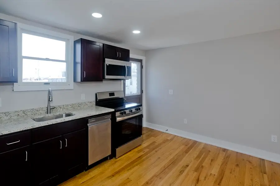 13 Hampden St, Westfield, MA 01085 - #3