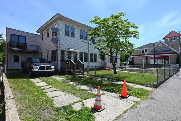 89 Mammoth Rd, Lowell, MA 01854