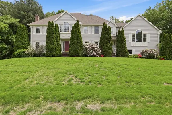 4 Farnham Circle, Andover, MA 01810