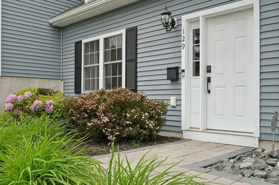 129 Derby St, Worcester, MA 01604 - #3