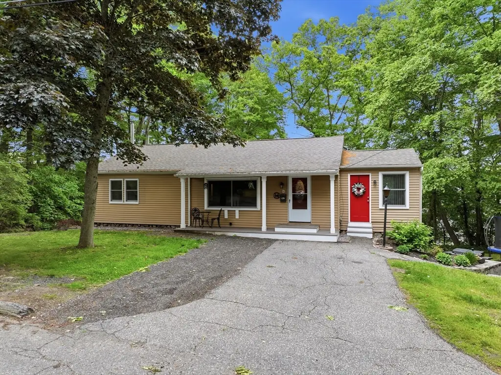 8 Woodside Ter, Auburn, MA 01501 - #1