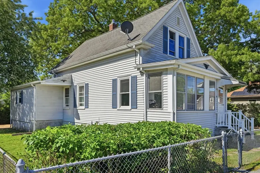 72 Pembroke Ave, Acushnet, MA 02743 - #2