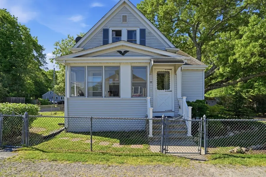 72 Pembroke Ave, Acushnet, MA 02743 - #3