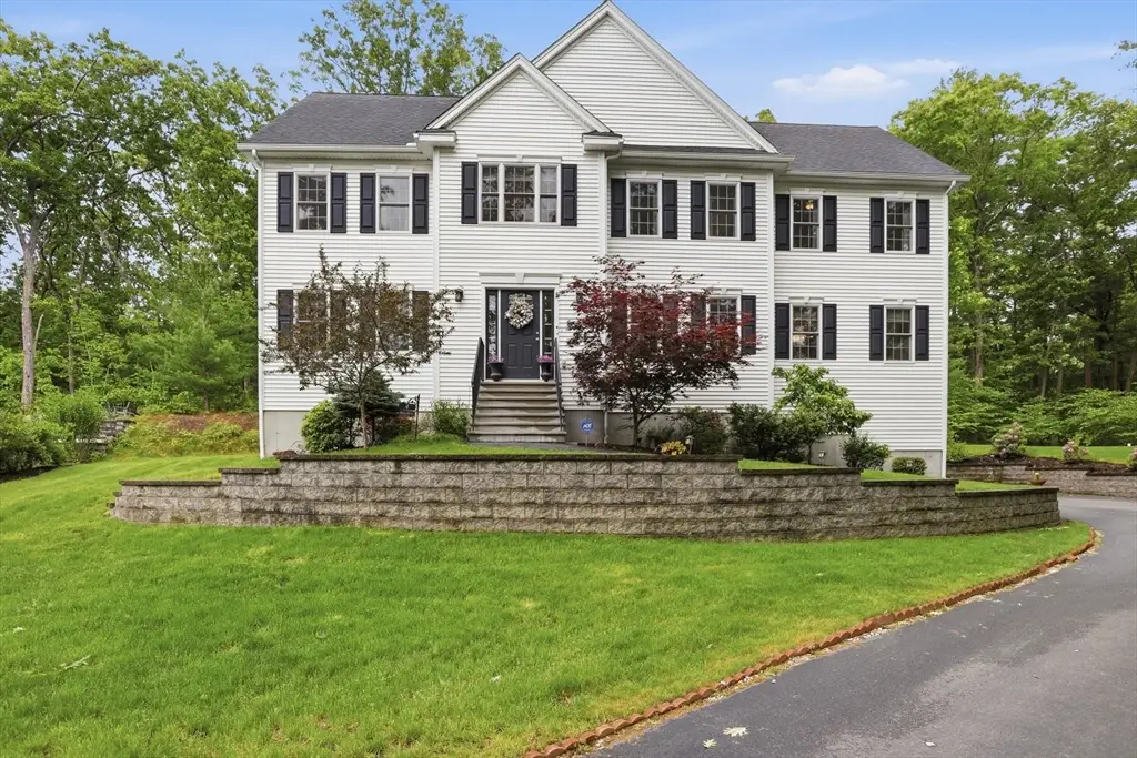 4 Murray Hill Circle, Wilmington, MA 01887 - #1