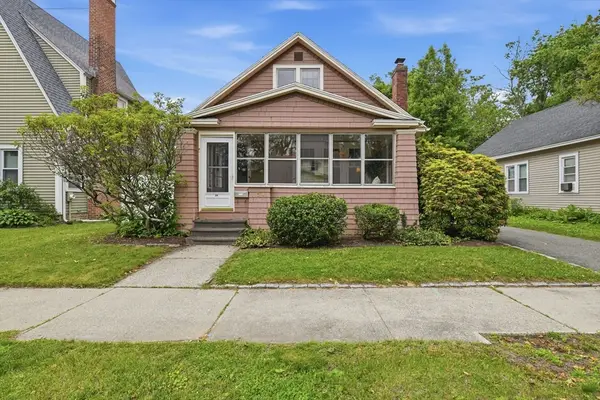 54 Thorndyke St, Springfield, MA 01118