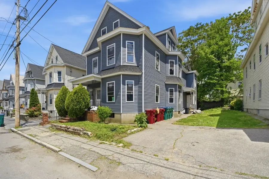 176 Pleasant St, Lowell, MA 01852 - #3
