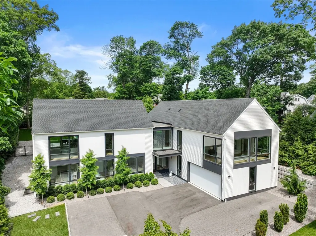 21 White Oak Rd, Newton, MA 02468 - #1