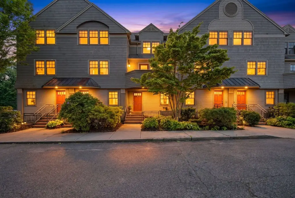 27 West St #11, Beverly, MA 01915 - #1