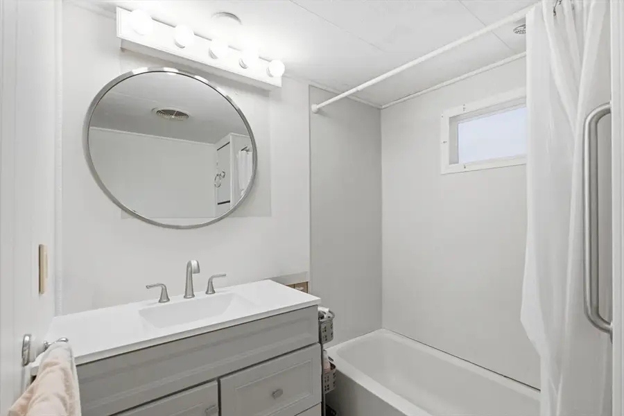 4 Deer Hill Ln, Plymouth, MA 02360 - #3