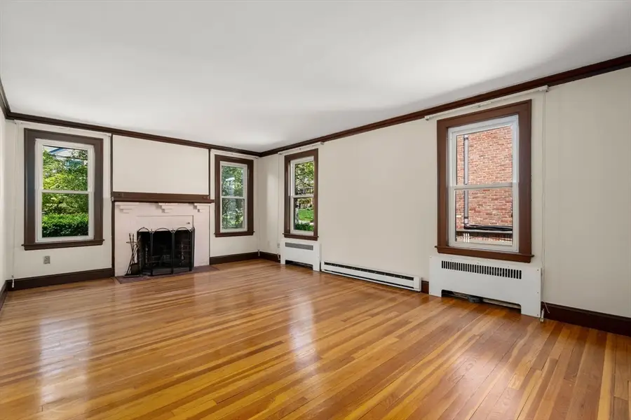 261 Russett Rd, Chestnut Hill, MA 02467 - #3