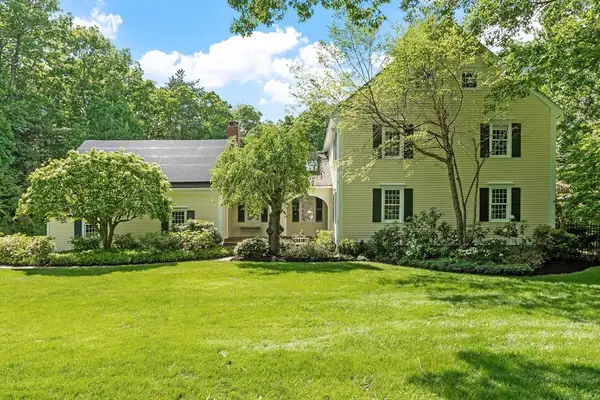 158 Kettle Hole Rd, Bolton, MA 01740