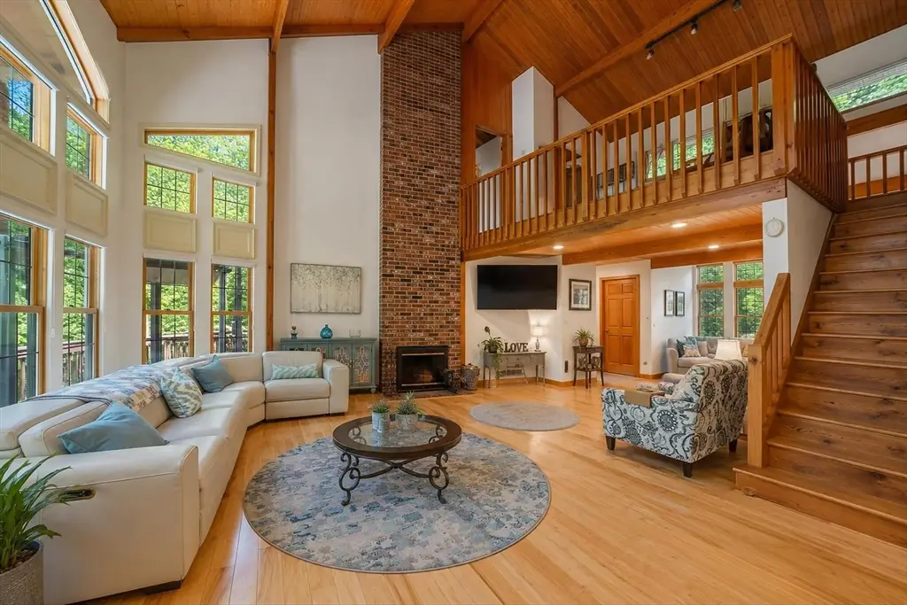 112 Elm St, Auburn, MA 01501 - #1