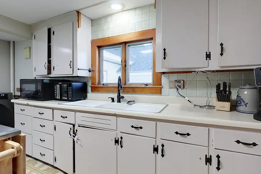 59 Mill St, Pepperell, MA 01463 - #3