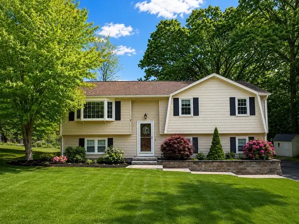 8 Concord Rd, Shrewsbury, MA 01545