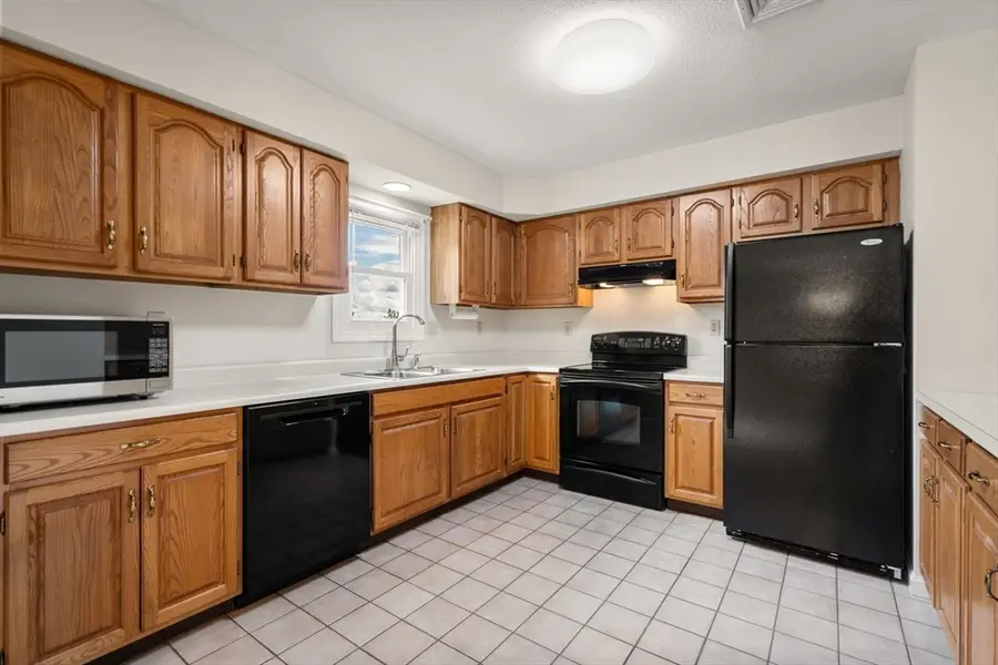 200 Lambert Ter #30, Chicopee, MA 01020 - #3