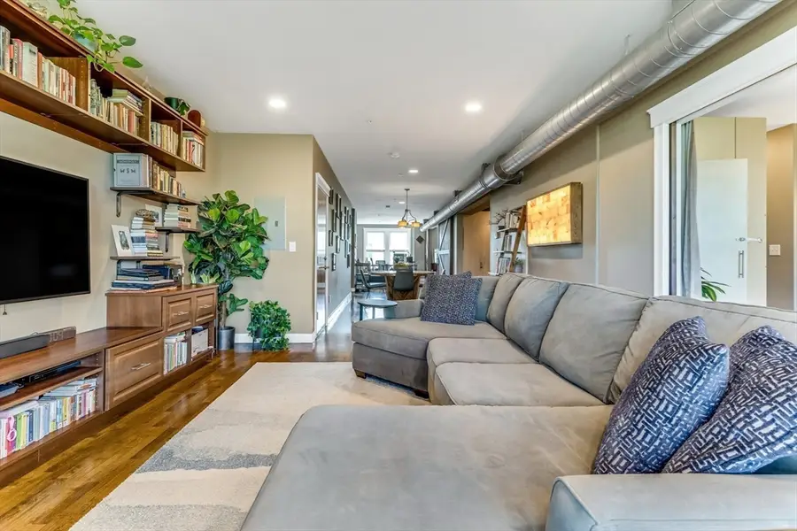 21 Park St #2, Somerville, MA 02143 - #3