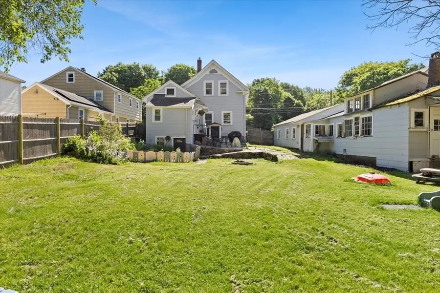 49 Pleasant St, Holbrook, MA 02343 - #3