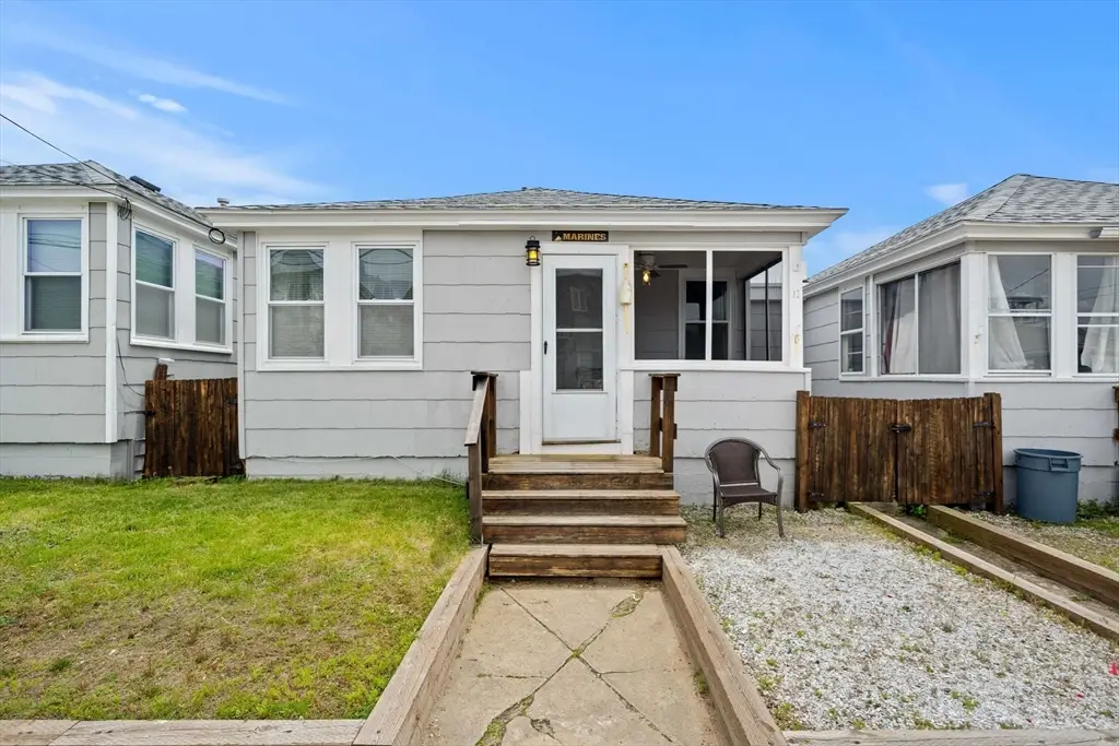 14 Vermont St #B, Salisbury, MA 01952 - #1
