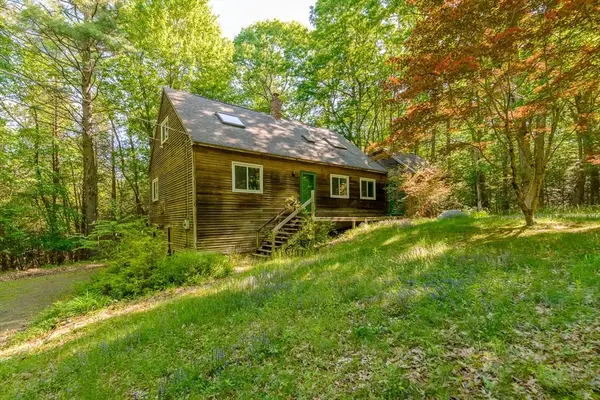 113 West St, Pepperell, MA 01463