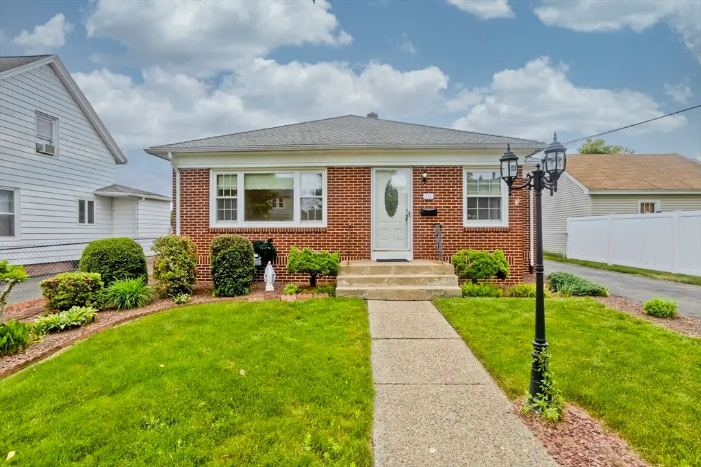 115 Bonneville Ave, Chicopee, MA 01013 - #1