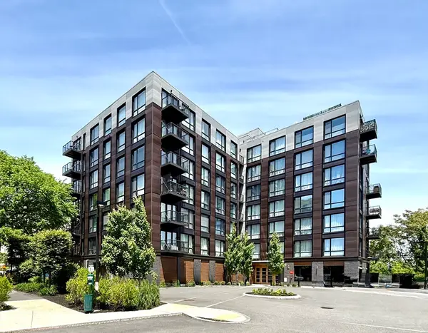 1 Nevins Hill Way #503, Boston, MA 02135
