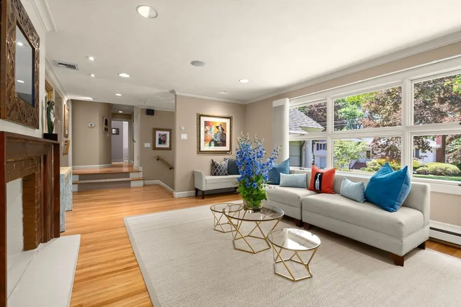 176 Paulson Rd, Newton, MA 02468 - #3