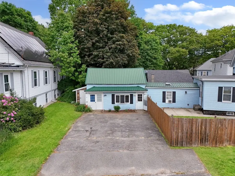75 Coleman St, Gardner, MA 01440 - #3