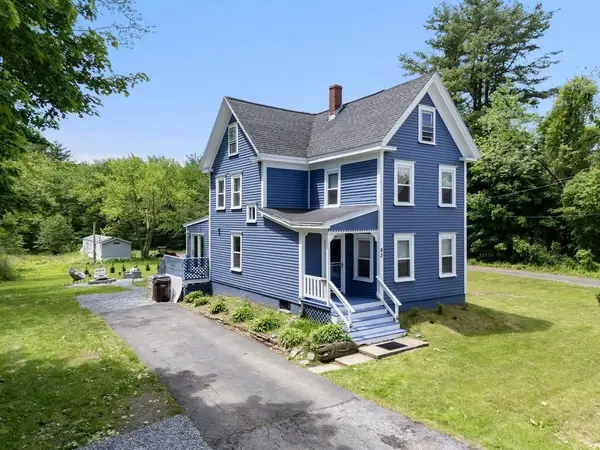 83 Elm St, Salisbury, MA 01952