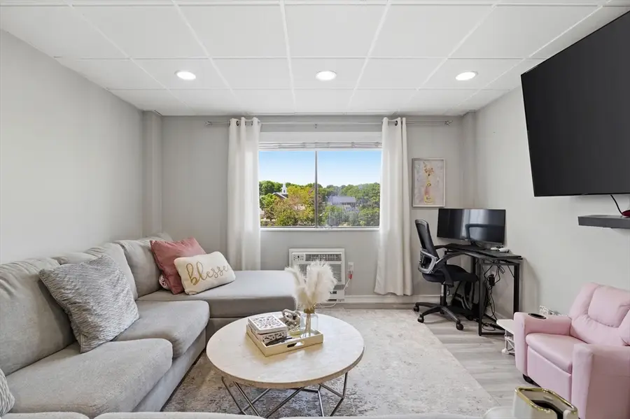 64 Foster St #305, Peabody, MA 01960 - #2