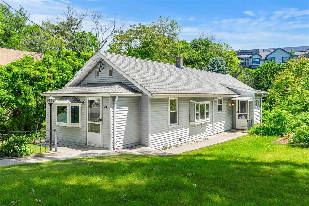 25 Wonderland Ave, Saugus, MA 01906 - #1