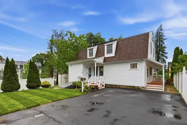 19 Elm Ct, Andover, MA 01810