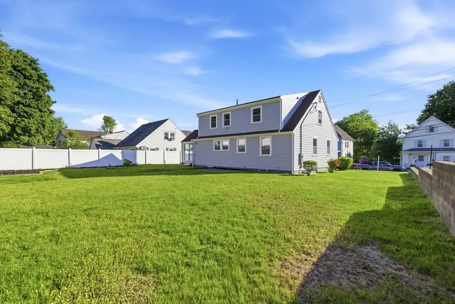 92 Garfield Ave, Woburn, MA 01801 - #3