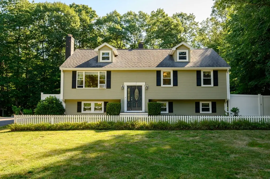 258 State St, Hanson, MA 02341 - #1