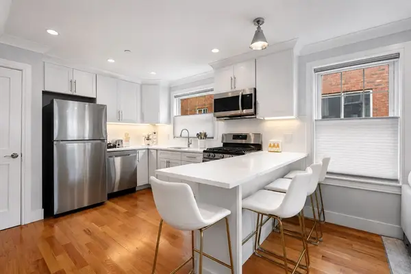 652 Hyde Park Ave. #2R, Boston, MA 02131