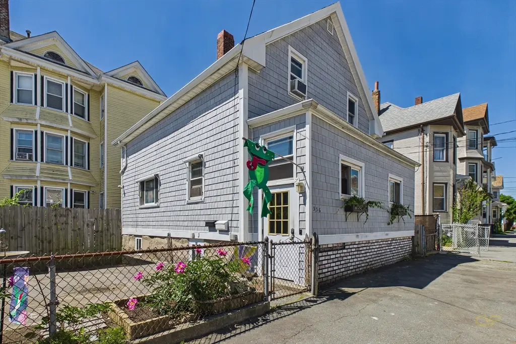 336 Davis St, New Bedford, MA 02746 - #1