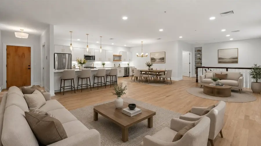391 Walnut St #5, Newton, MA 02460 - #3