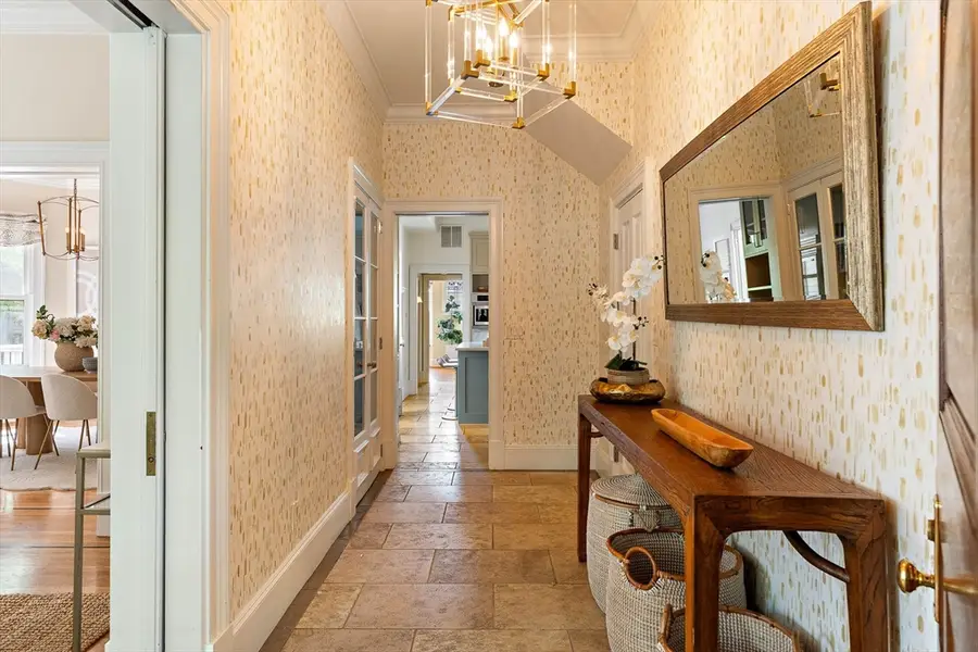 40 Mount Vernon Street #1, Cambridge, MA 02140 - #2