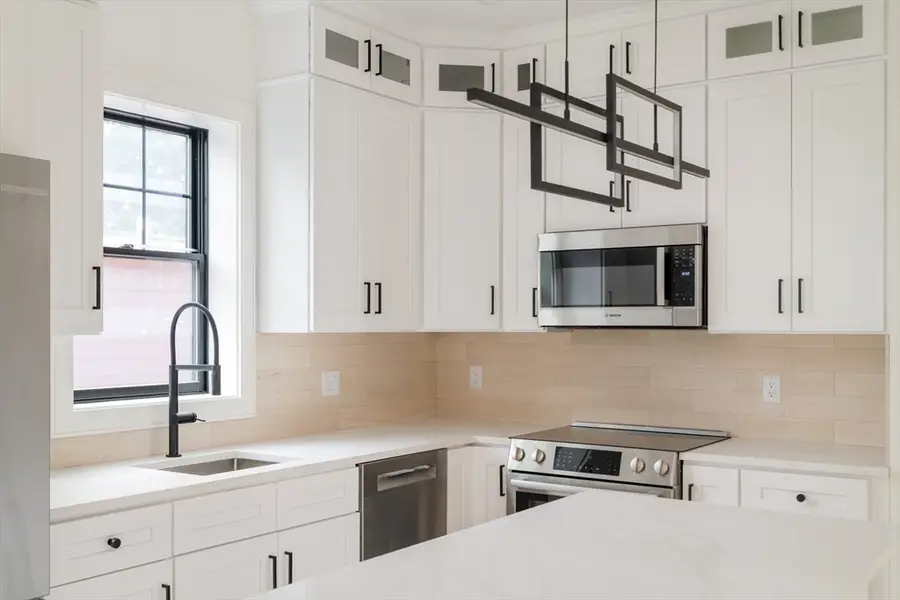 387 Norfolk St #2, Cambridge, MA 02139 - #3