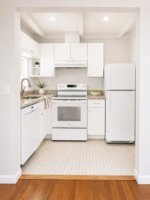 1575 Beacon St #3R, Brookline, MA 02446 - #3