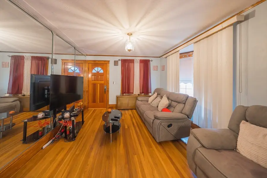 33 Olive St, Revere, MA 02151 - #3