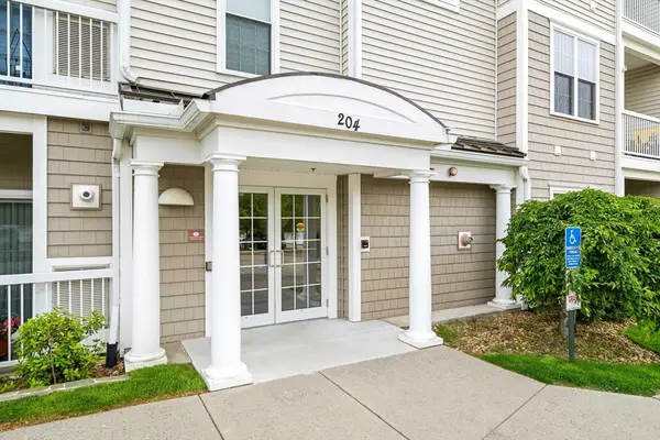 204 Clocktower Drive #311, Waltham, MA 02452