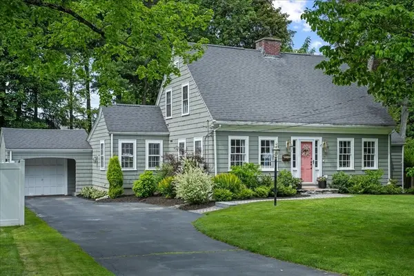 14 Kenilworth Rd, Shrewsbury, MA 01545