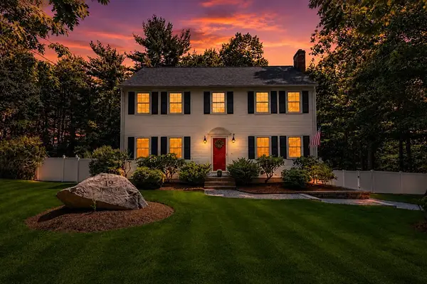 19 Short St, Franklin, MA 02038