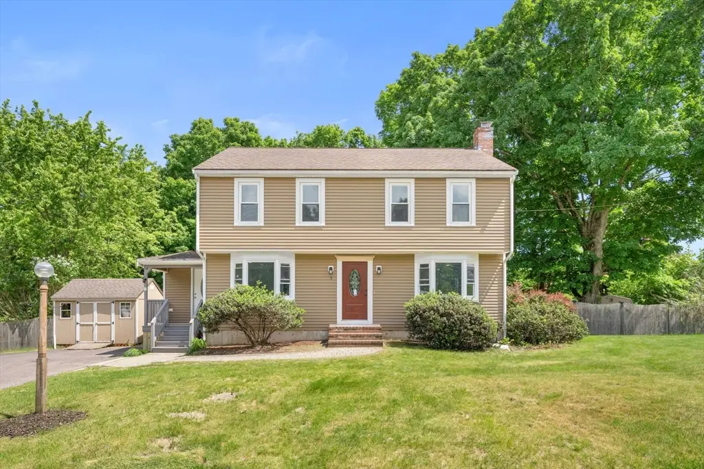 5 Tuckoosa Cir, Bridgewater, MA 02324 - #1