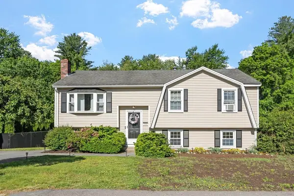 104 Freda Lane, Lowell, MA 01854
